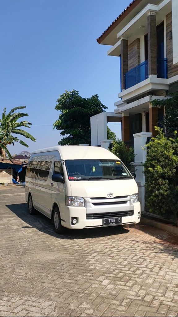 Sewa Hiace Lepas Kunci di Jawa Timur