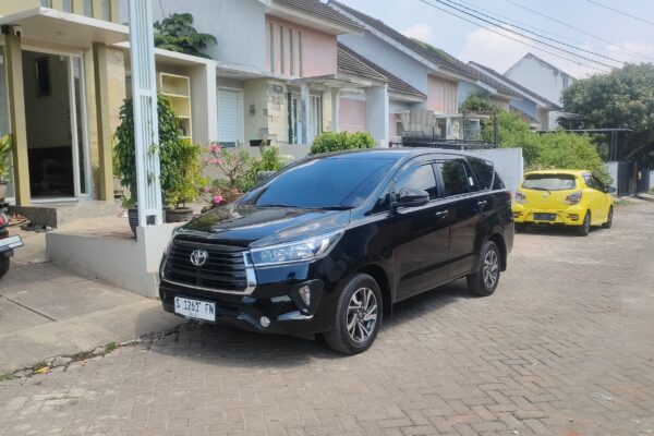 Sewa Mau Rental Mobil Innova Reborn di Tuban? Kami Punya Solusinya – Golden Transport 2025 Terdekat di Lamongan