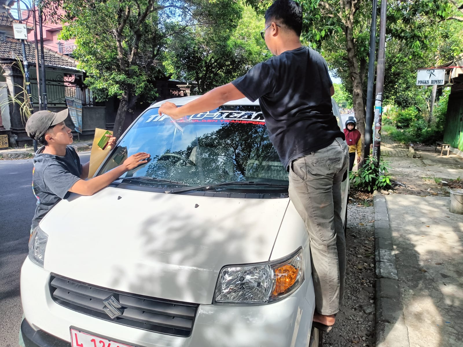 Harga Sewa Rental Mobil Blind Van Untuk Muatan Barang Menjadi Lebih Aman dan Privasi Tetap Terjaga – Golden Transport 2026 Terdekat di Surabaya