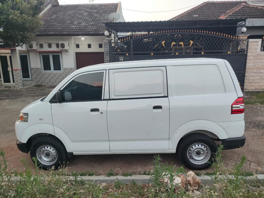 Rental Mobil Rental Mobil Blind Van Untuk Muatan Barang Menjadi Lebih Aman dan Privasi Tetap Terjaga – Golden Transport 2026 Terdekat di Lamongan